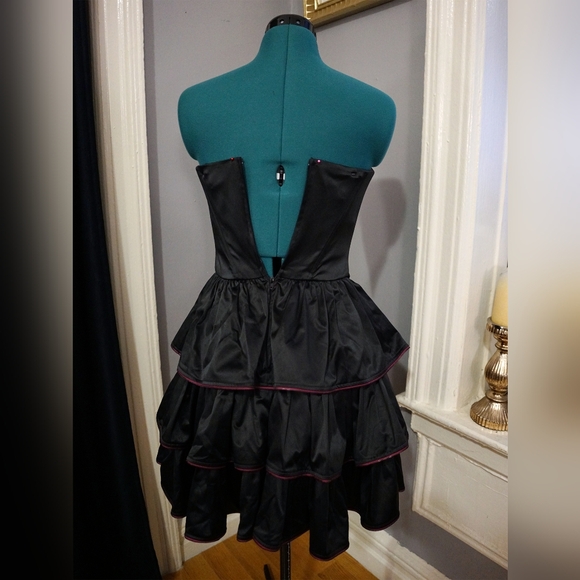 Betsey Johnson crinoline zipper dress, black and pink, size 0, straps optional - Picture 6 of 8
